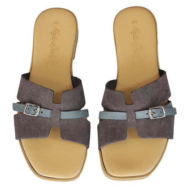 Papuci dama din piele naturala nabuk maro, cu detalii bleu, Made in Italy, colectia Vara 2025.