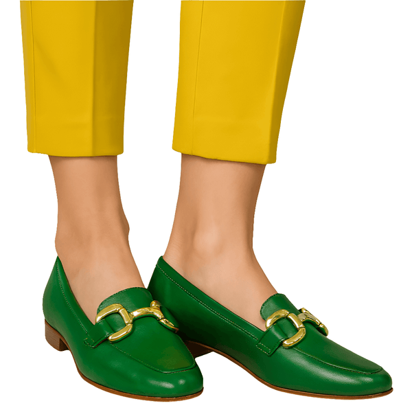 Pantofi dama din piele naturala verde cu detalii aurii, flexibili si comozi, Colectia Primavara/Vara 2025.