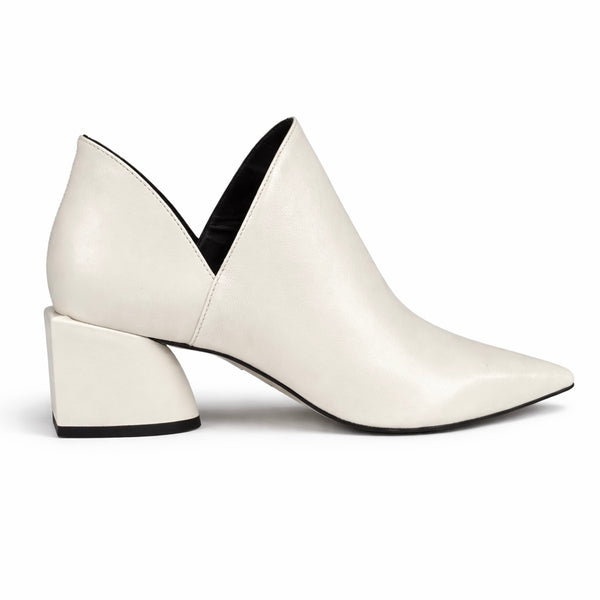 Botine dama din piele naturala, cu toc, alb, CARRANO 394001 – botine albe din piele naturala, toc 6 cm, design modern brazilian 🤍