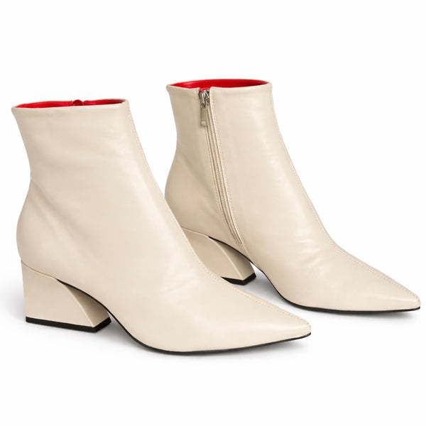 Botine dama din piele naturala, cu toc, alb,  CARRANO 265015 – botine albe din piele naturala, toc 6 cm, design brazilian ✨